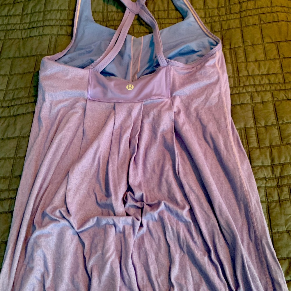 LuluLemon Activewear Top w/built-in sports bra!